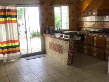 En venta casa en Tequesquitengo, Morelos