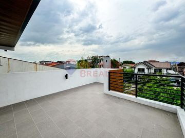 3-storey House and Lot for Sale in Greenwoods Executive Village Pasig City