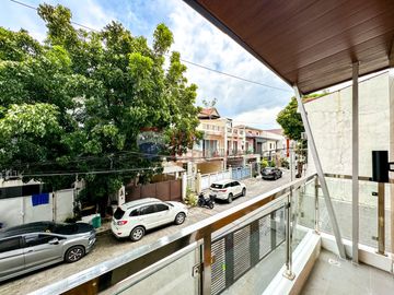 3-storey House and Lot for Sale in Greenwoods Executive Village Pasig City