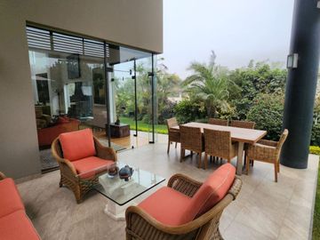 VENDO CASA DE LUJO EN CONDOMINIO