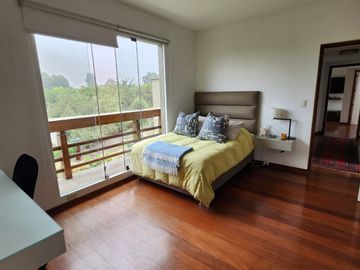 VENDO CASA DE LUJO EN CONDOMINIO