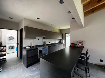 PROPIEDAD EN CONDOMINIO ZONA AVANDARO