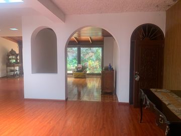 Vendo Hermosa Casa 2 Niveles en Condominio Surco