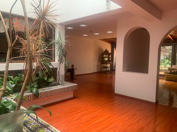 Vendo Hermosa Casa 2 Niveles en Condominio Surco
