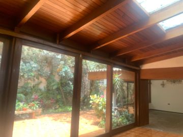 Vendo Hermosa Casa 2 Niveles en Condominio Surco