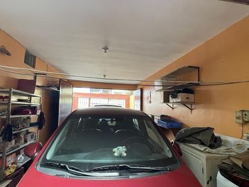 VENDO CASA CONSERVADA CON ZON COMERCIAL (ESQUINA)SJ.DE MIRAFLORES