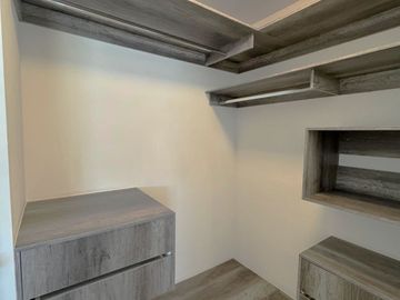 CASA EN VENTA EN PRIVADO CON ALBERCA EN ELÓN GTO ZONA NORTE