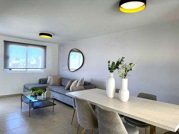 CASA EN VENTA EN PRIVADO CON ALBERCA EN ELÓN GTO ZONA NORTE