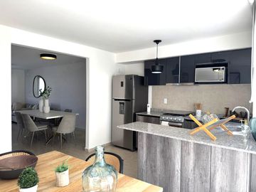 CASA EN VENTA EN PRIVADO CON ALBERCA EN ELÓN GTO ZONA NORTE
