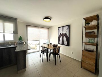 CASA EN VENTA EN PRIVADO CON ALBERCA EN ELÓN GTO ZONA NORTE