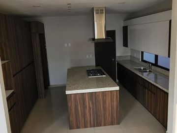 Estrena, amplia casa en venta, Burgos, ZONA CALIDA