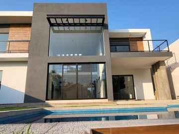 Estrena, amplia casa en venta, Burgos, ZONA CALIDA