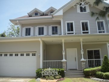 CAROLYN-LUXURY HOME AT STA ROSA