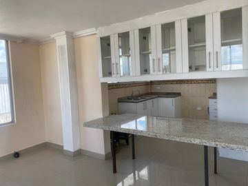 Departamento de 3 dormitorios de venta en calderon