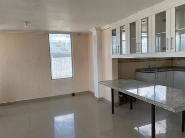 Departamento de 3 dormitorios de venta en calderon