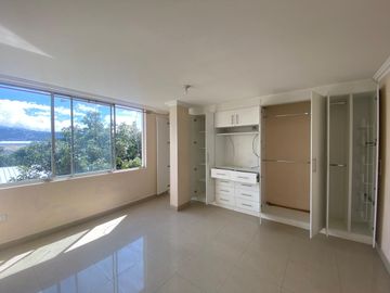 Departamento de 3 dormitorios de venta en calderon