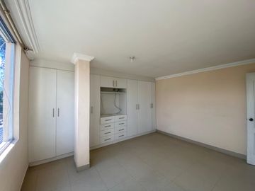 Departamento de 3 dormitorios de venta en calderon