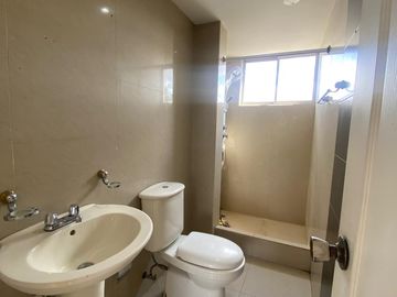 Departamento de 3 dormitorios de venta en calderon