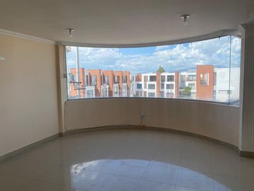 Departamento de 3 dormitorios de venta en calderon
