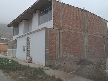 VENTA DE CASA DE 180 mts. DOS PISOS EN URB. ALAMEDA NORTE – SANTA ROSA