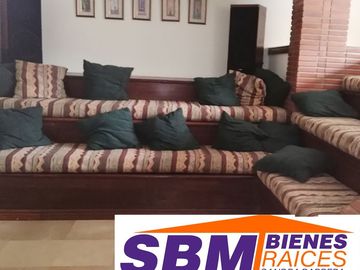 EN MACHALA EN UNIORO HERMOSA CASA CON PISCINA DE 6 DESNIVELES Y 4 NIVELES CON 6 DORMITORIOS Y  PISCINA, CANCHA