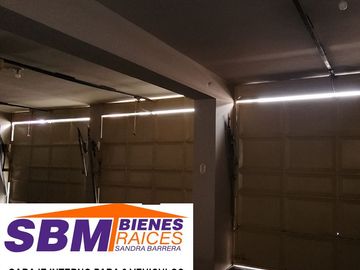 EN MACHALA EN UNIORO HERMOSA CASA CON PISCINA DE 6 DESNIVELES Y 4 NIVELES CON 6 DORMITORIOS Y  PISCINA, CANCHA
