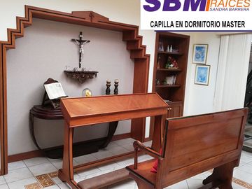 EN MACHALA EN UNIORO HERMOSA CASA CON PISCINA DE 6 DESNIVELES Y 4 NIVELES CON 6 DORMITORIOS Y  PISCINA, CANCHA
