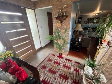 Bellísima Casa en Terreno de 1200 mts en Condominio Puertas del Viento, Maipú.