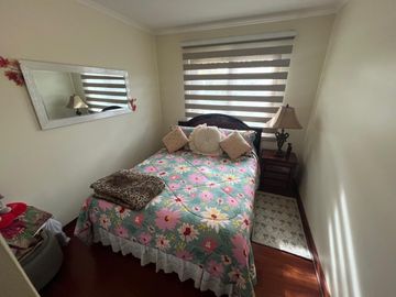 Bellísima Casa en Terreno de 1200 mts en Condominio Puertas del Viento, Maipú.