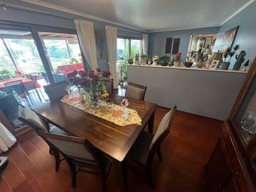 Bellísima Casa en Terreno de 1200 mts en Condominio Puertas del Viento, Maipú.