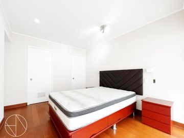Venta  moderno Flat cerca al Jockey Plaza, Surco.
