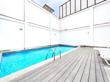 Venta  moderno Flat cerca al Jockey Plaza, Surco.
