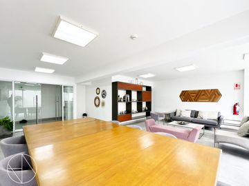 Venta  moderno Flat cerca al Jockey Plaza, Surco.