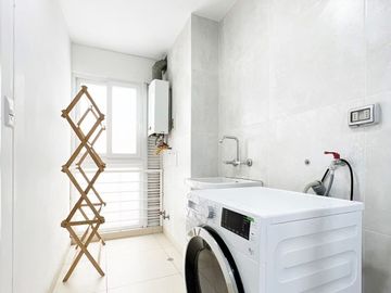 Venta  moderno Flat cerca al Jockey Plaza, Surco.
