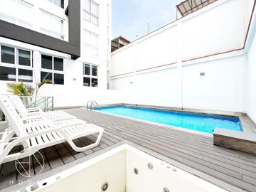 Venta  moderno Flat cerca al Jockey Plaza, Surco.