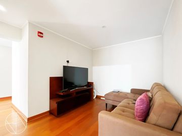 Venta  moderno Flat cerca al Jockey Plaza, Surco.