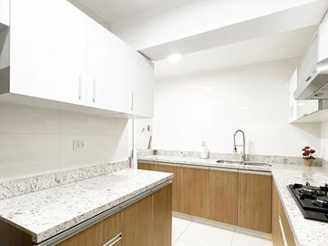 Venta  moderno Flat cerca al Jockey Plaza, Surco.