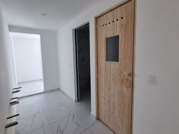 Renta de departamento con 3 recamaras y terraza en Valle de Juriquilla