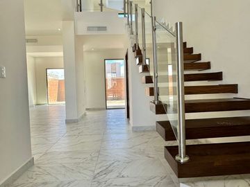 SE VENDE CASA EN BASALTO