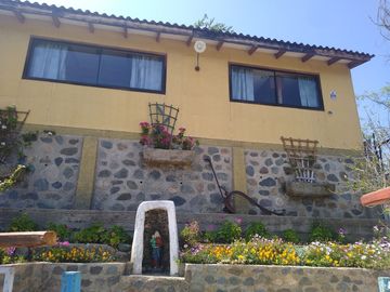 VENTA DE HERMOSA CASA EN OLMUE, V Región
