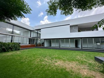 VENTA DE RESIDENCIA DENTRO DEL EXCLUSIVO FRACCIONAMIENTO “CLUB DE GOLF TRES MARÍAS