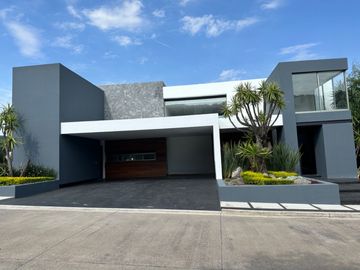 VENTA DE RESIDENCIA DENTRO DEL EXCLUSIVO FRACCIONAMIENTO “CLUB DE GOLF TRES MARÍAS