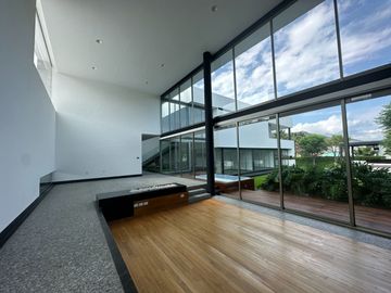 VENTA DE RESIDENCIA DENTRO DEL EXCLUSIVO FRACCIONAMIENTO “CLUB DE GOLF TRES MARÍAS