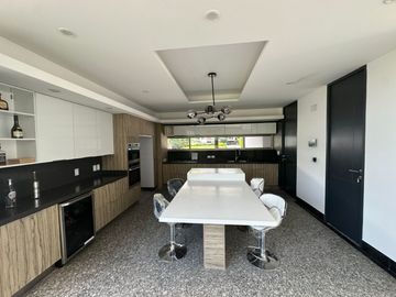 VENTA DE RESIDENCIA DENTRO DEL EXCLUSIVO FRACCIONAMIENTO “CLUB DE GOLF TRES MARÍAS