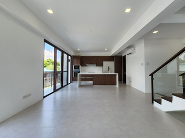 FOR SALE - Townhouse in Brgy. Kaunlaran, Quezon City