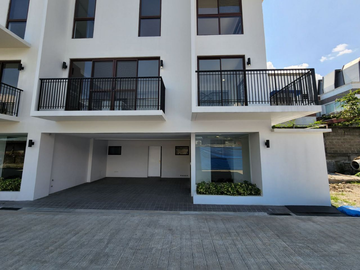 FOR SALE - Townhouse in Brgy. Kaunlaran, Quezon City