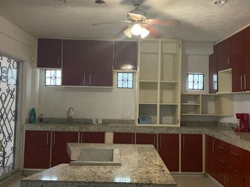 CASA EN VENTA EN CIUDAD DEL CARMEN, CAMPECHE.