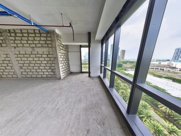 Parkway Corporate Office Space with Parking for Sale in Alabang Muntinlupa City near Makati and BGC