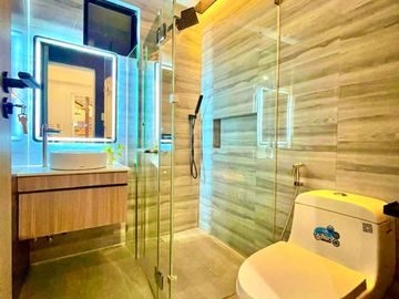 Ultimate Comfort Awaits! Buy this Brand New 3-Storey House in Greenwoods Executive Village, Pasig City. 4 Bedroom, Fully Furnished with a Pool, Smart 