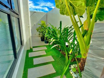 Ultimate Comfort Awaits! Buy this Brand New 3-Storey House in Greenwoods Executive Village, Pasig City. 4 Bedroom, Fully Furnished with a Pool, Smart 